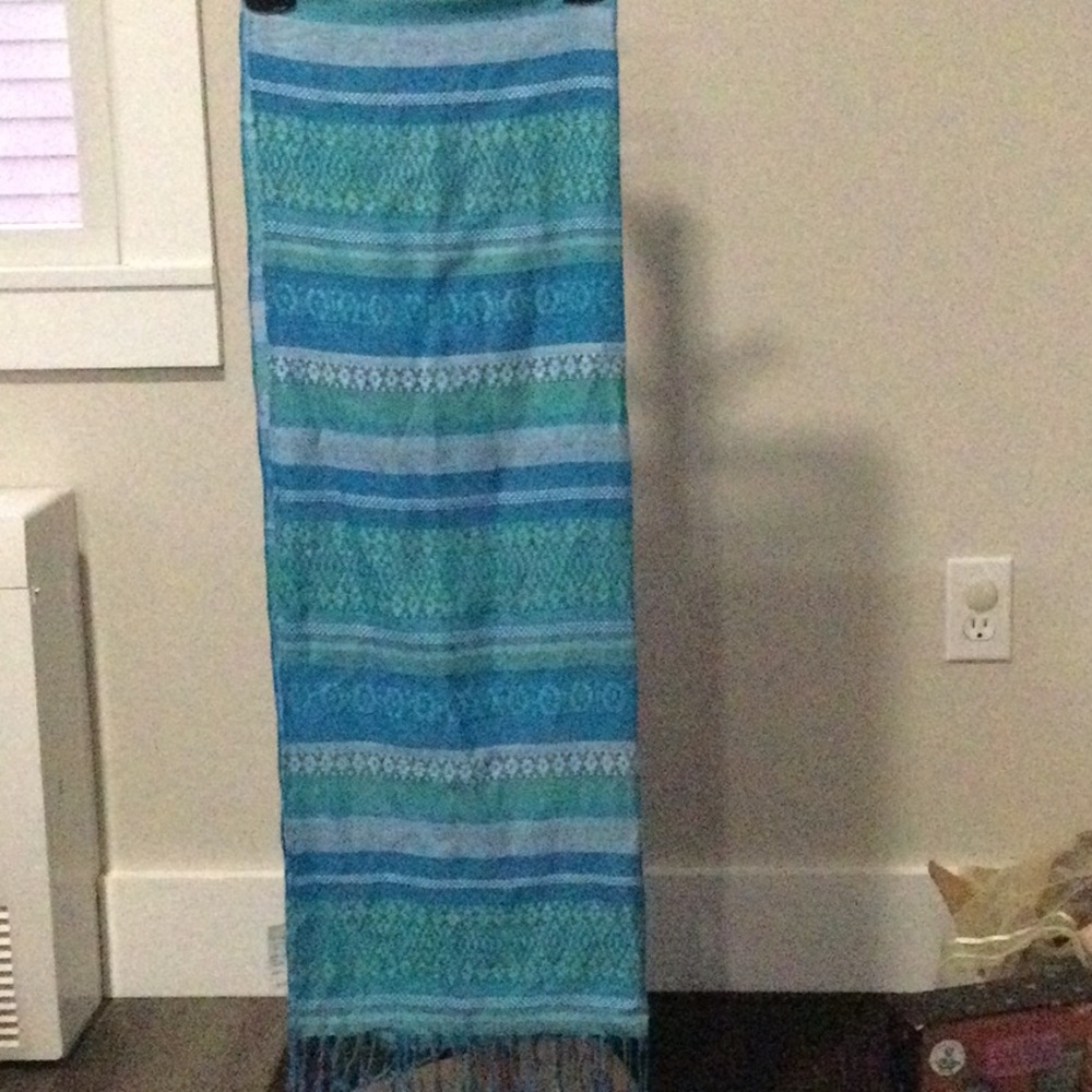Maurices scarf